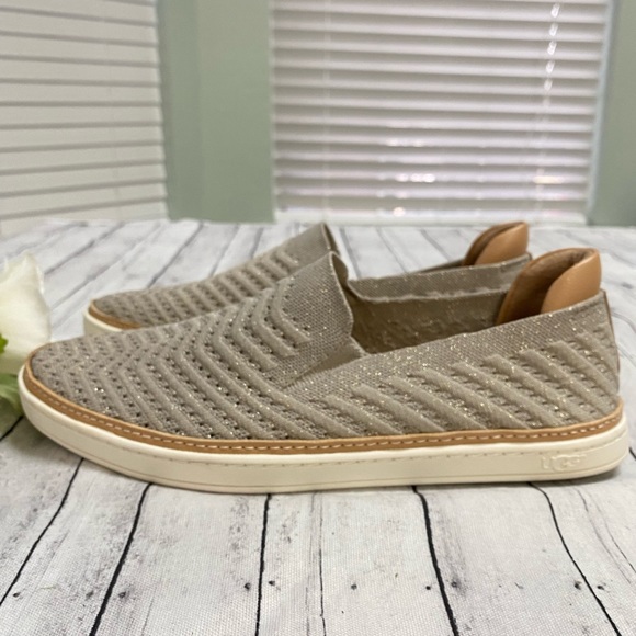 NWT Plimsolls UGG - Picture 8 of 8